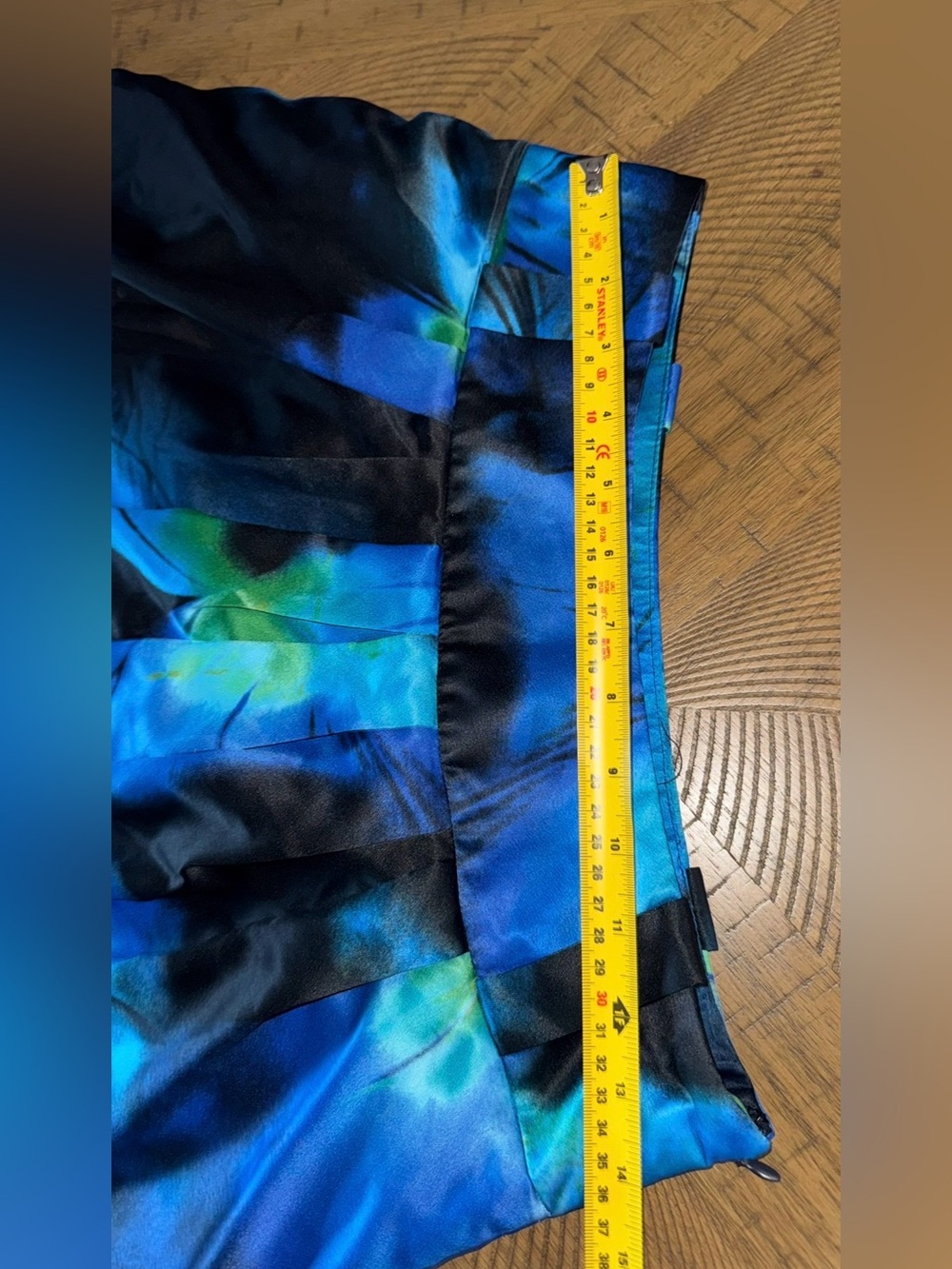 Bold, Water Color, Satin, Blue, Black & Green,  A-Line Skirt w/ Lining - size 6 - Picture 4 of 11